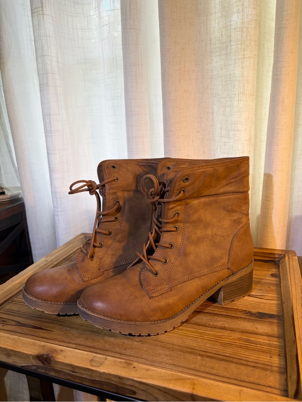 Rock & Candy Women's size 9 Lace-Up Leather Ankle Boots, Plaid Fold-Over Top